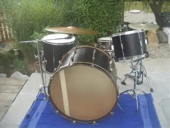 Made out of old Drumparts;-)