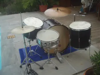 Made out of old Drumparts;-)