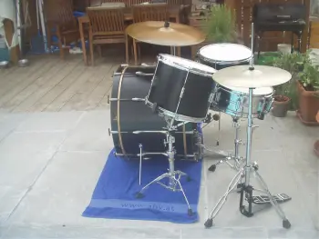 Made out of old Drumparts;-)