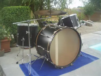 Made out of old Drumparts;-)
