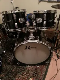 New to forum. Finally bought my first vintage drums! Thoughts and opinions please.