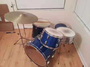 Early 70's Torodor 4 piece kit blue sparkle