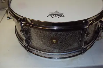 Need help with vintage Ludwig kit