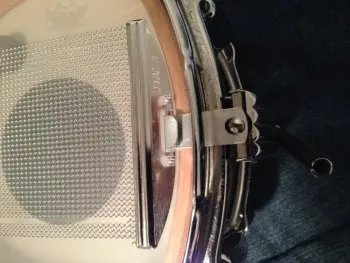 Slingerland snare wires with clamshell strainer