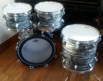 FOR SALE: 1967 Vintage Rogers Londoner Kit in Black Strata Pearl