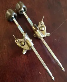 Help with gold plated? Clip on spurs.