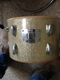 Can anyone identify these drums?