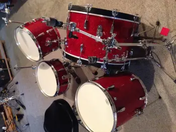 Slingy Radio kings in red sparkle