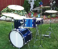 VINTAGE 1960s SLINGERLAND BLUE SPARKLE KIT