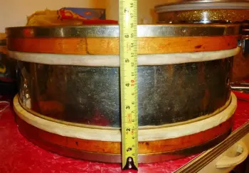 Snare drum lugs
