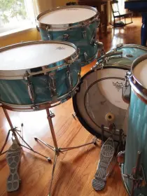 Gretsch 1960s RB bass drum 20&quot;, aqua flame