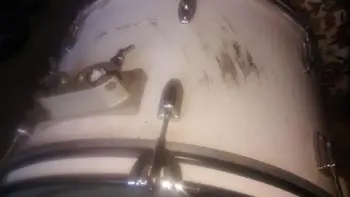 Can you please help me identify this bass drum???