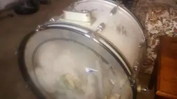 Can you please help me identify this bass drum???
