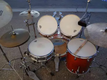 Mounting 70s Slinger Toms Closer