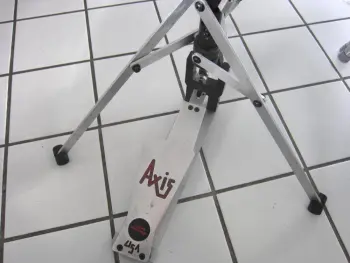 Modern and Vintage hihat stands   Axis, Slingerland