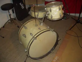 Is this a Deri Set?