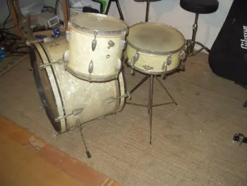 Is this a Deri Set?
