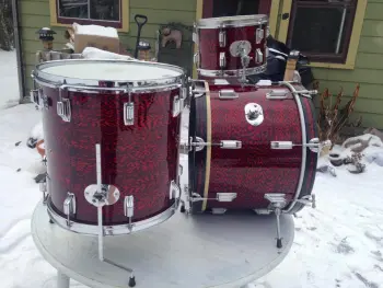 vintage Rogers Holiday kit 12/16/20 in red onyx finish -beautiful!