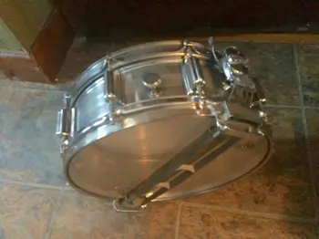 RARE vintage early 60's Rogers COB 7 Line Dnyasonic snare drum