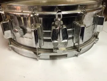 70's Pearl 10 lug snare