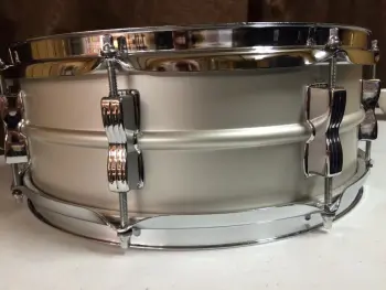 70's Ludwig sharp B/O badged Acrolite