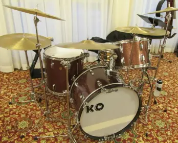 Burgundy Ludwigs