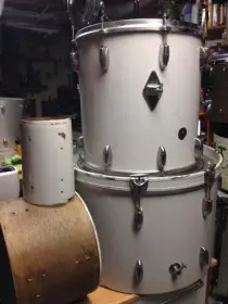 Gretsch Round Badge Restoration Need Help!