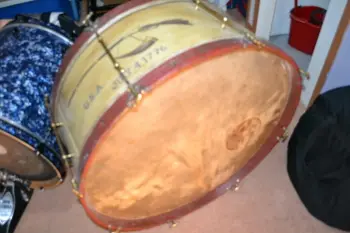 Can anyone identify this drum?