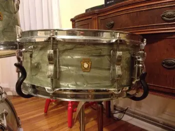 Is Winter a Bad Time for Vintage Drums on CL?