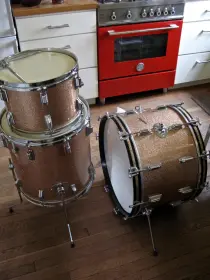 Rogers Cleveland Champgne with a 22&quot; bass drum...