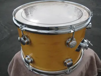 Camco LA 9x13 Natural Tom