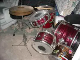 Can anyone identify the drums in this blurry photo?