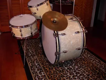 Wfl 18&quot; floor tom rehab.