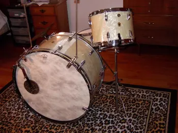 Wfl 18&quot; floor tom rehab.