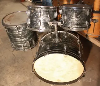 Player Drums