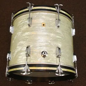 SUPER clean WMP 65 Ludwig Downbeat kit, 59 COB Super 400 and 66 14 X 18 WMP Bass drum
