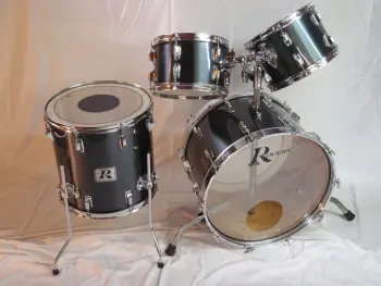 Player Drums