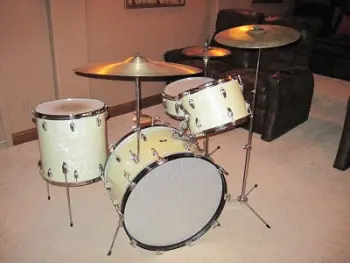 $2000 four piece drum set game!!