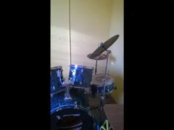 Unknown brand drumkit - Can You help me please?