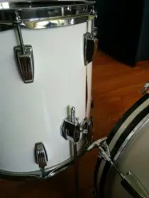 B/O badging Jazz size Ludwig kit in Wht Cortex..