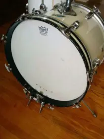 B/O badging Jazz size Ludwig kit in Wht Cortex..