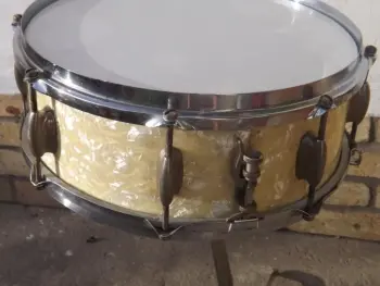Snaredrum ID on ebay
