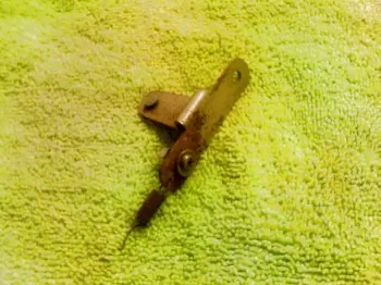 Teardrop shaped bass tension rod?
