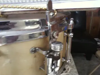 Help ID Gretsch 20's snare