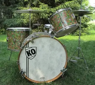 Finished my &quot;Peacock&quot; Slingerland project.
