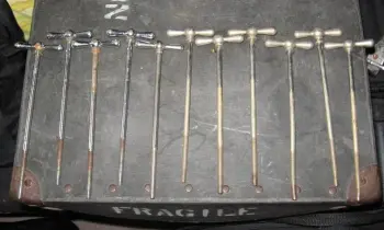 ISO: 60's Slingerland T rods + tom lugs