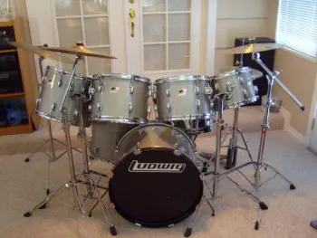 This is the Display Your Ludwig Drum Thread
