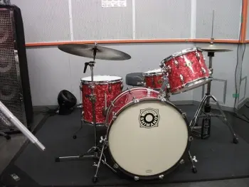 experts in 'really vintage' japanese drums?