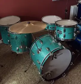 Gorgeous Rogers Kit Aquamarine glass EBAY!!