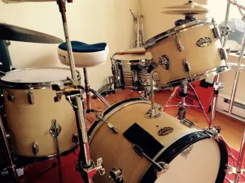 How Many Canadian Members Here &amp; Let`s See Your Vintage Drums!!